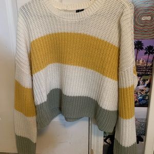 Cute fall sweater 🧡